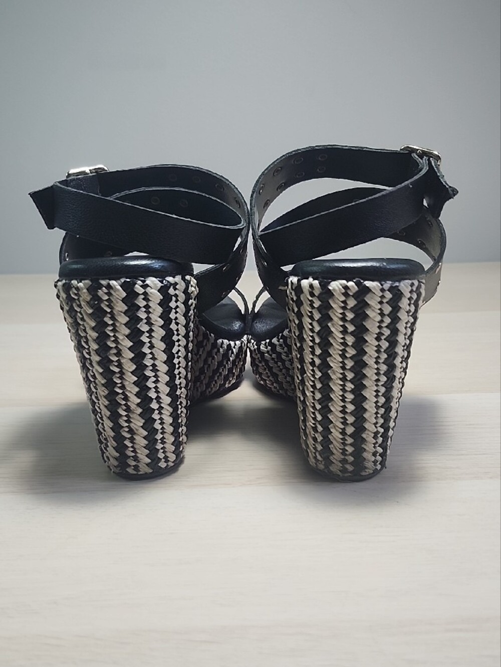 LOTTINI Made in Italy leather studded wedges sandals - Picture 6 of 14